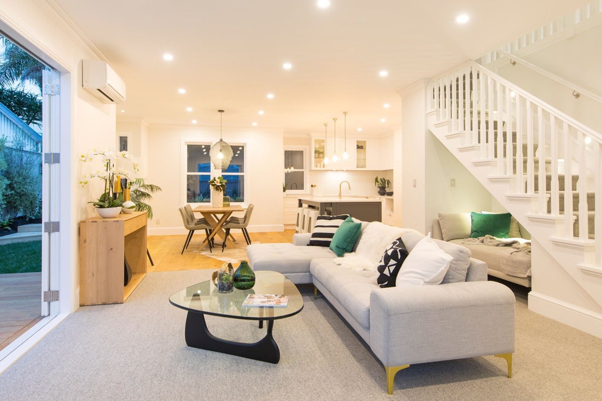 Modern Villa - Western Springs