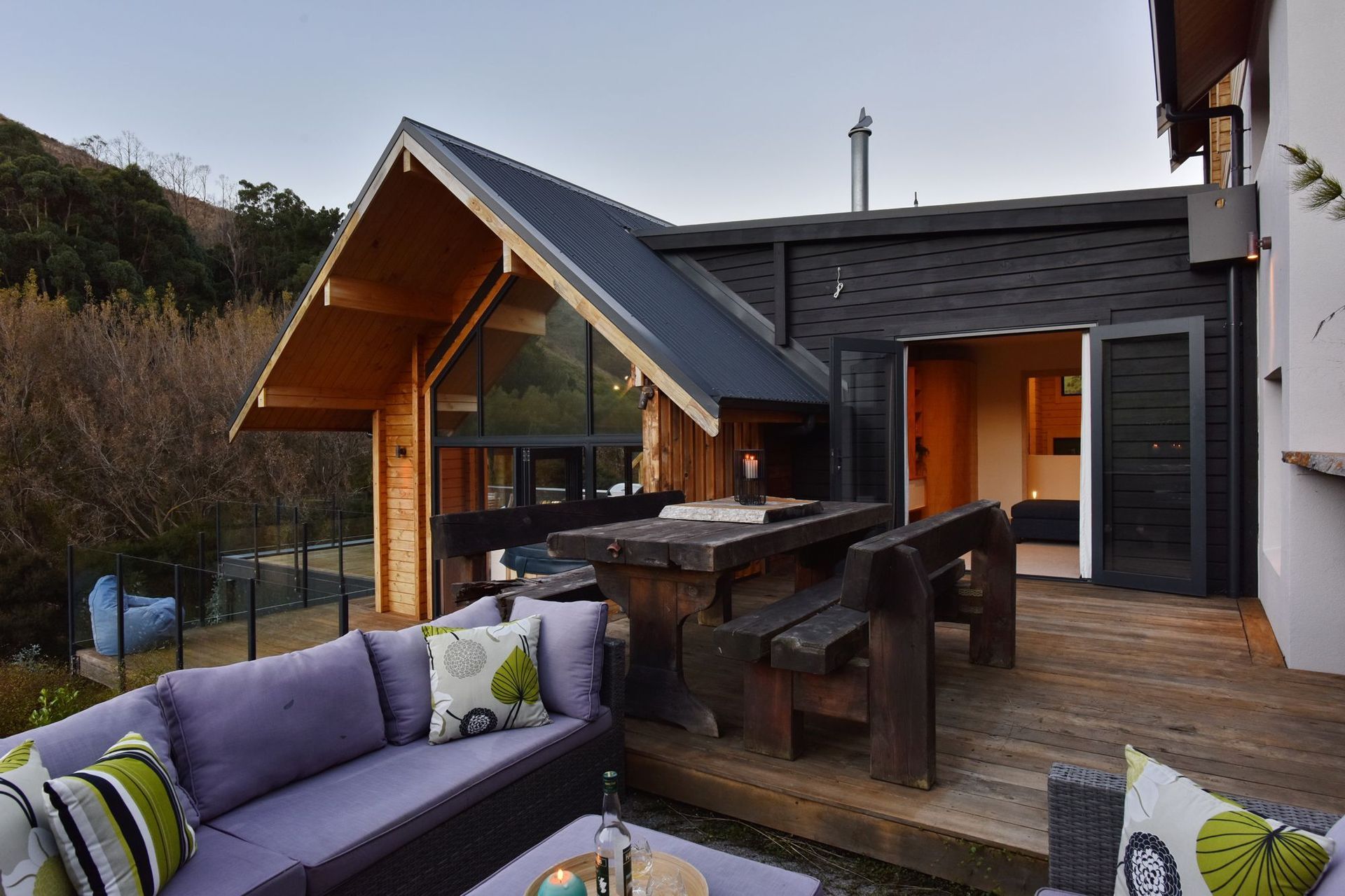 Tai Tapu, Split Level Hill Build