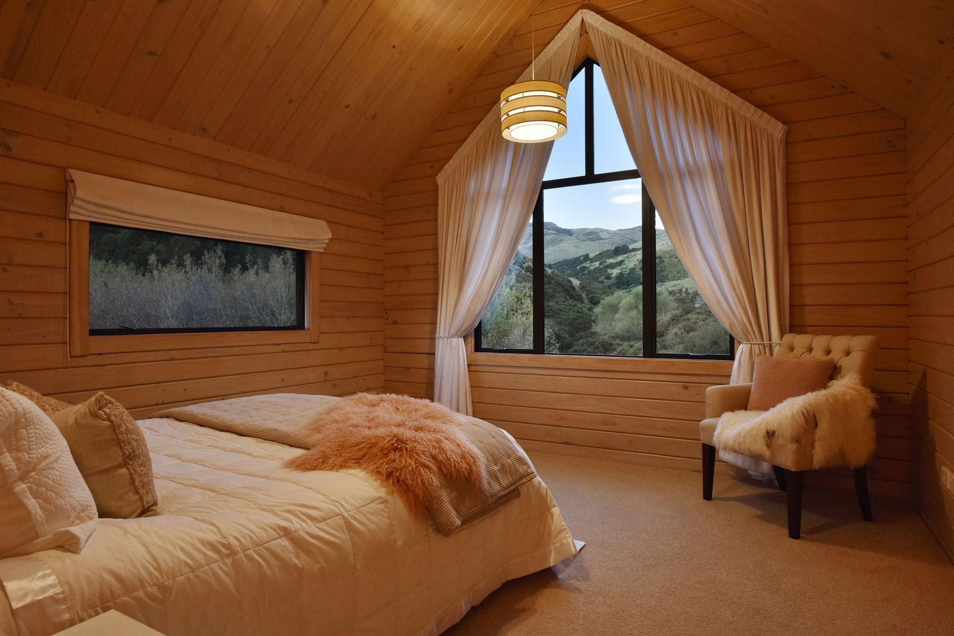 Tai Tapu, Split Level Hill Build