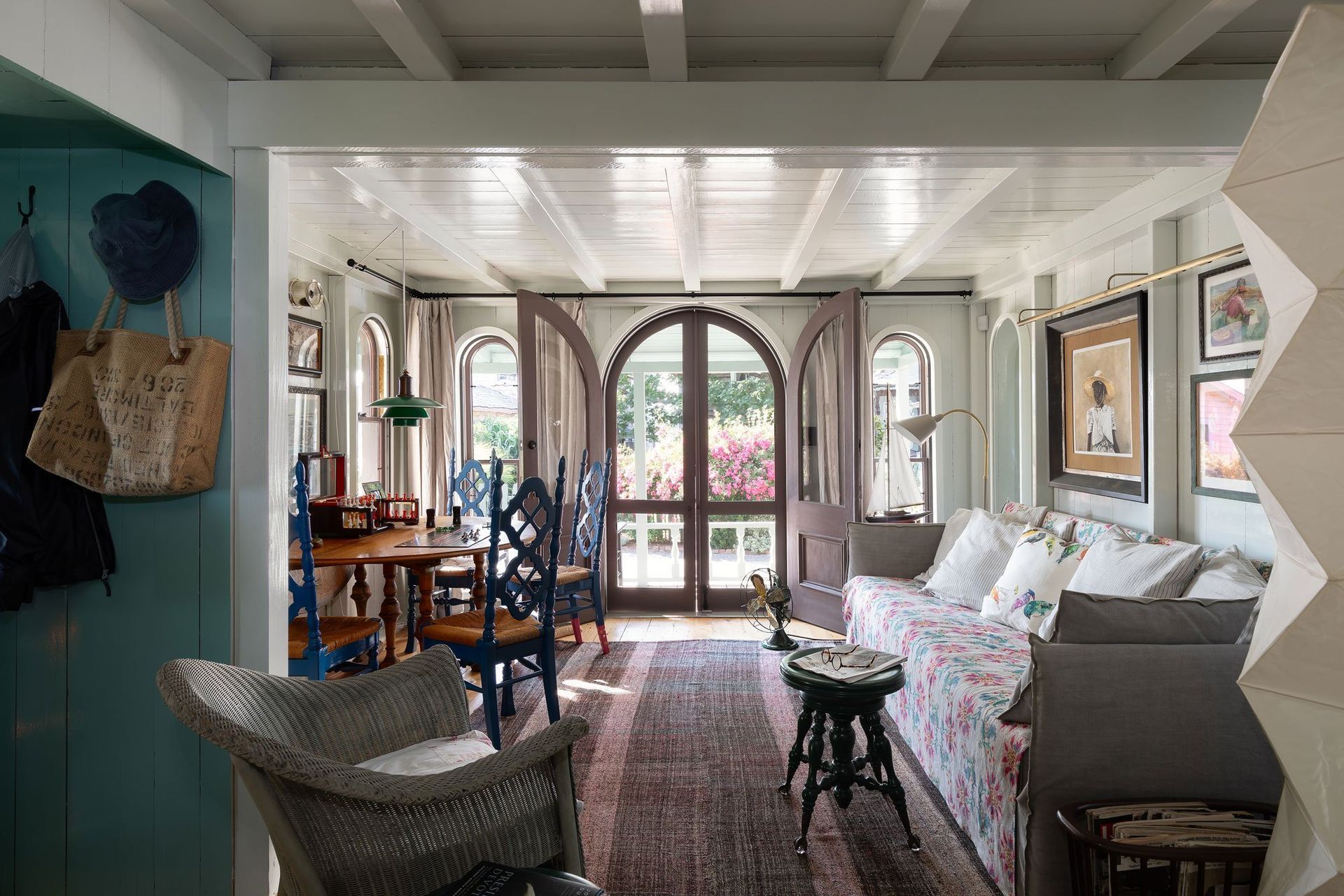 7MarthasVineyardCottageCuppettKilpatrickArchitectureandInteriorDesignwhite-ceiling-beams-wooden-wall-hooks-bright.jpg