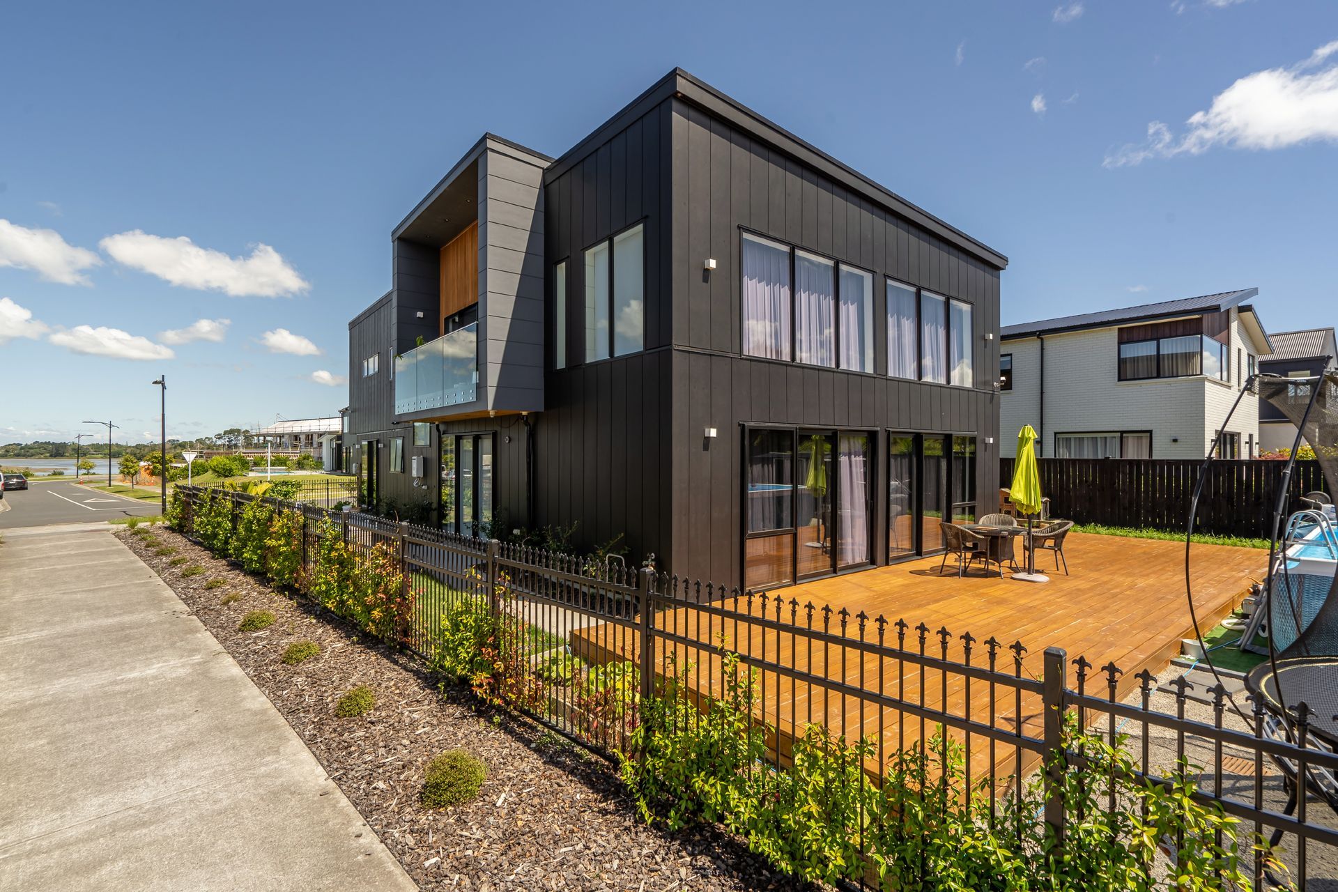 Riverhead Point Residence