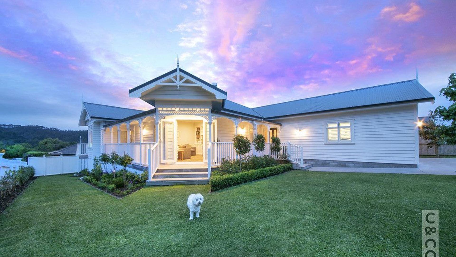 Riverhead Villa banner