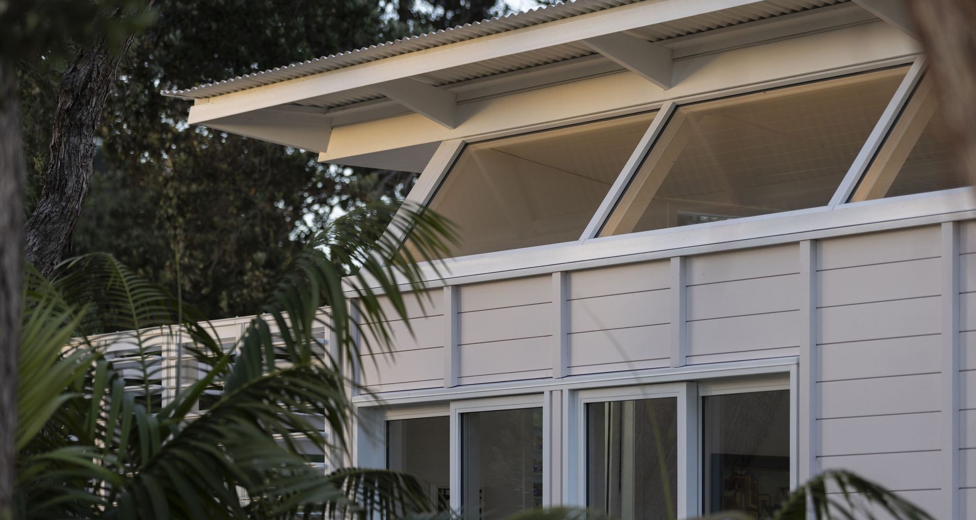 L&P House (Crinkle Cut) banner