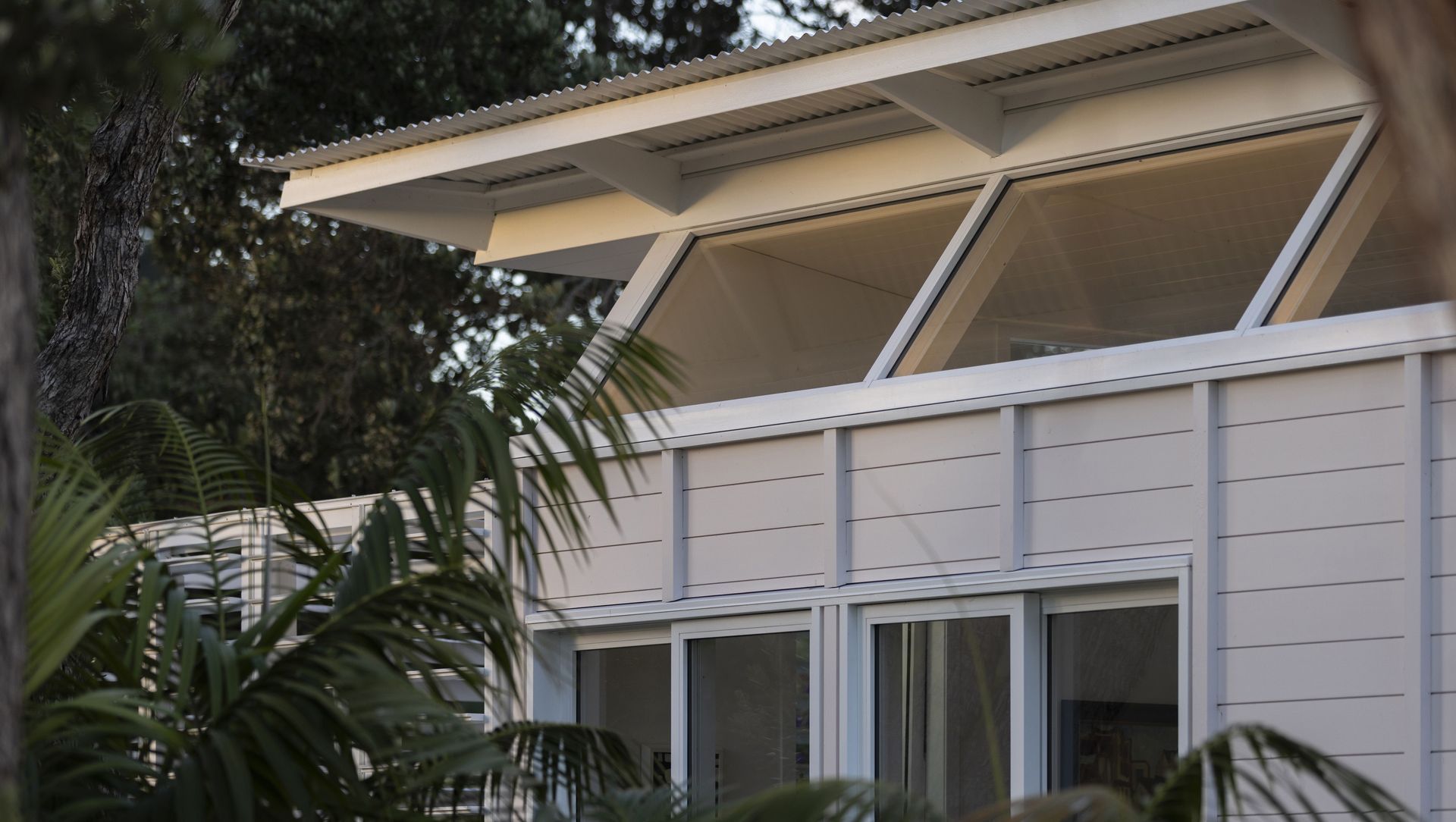 L&P House (Crinkle Cut) banner