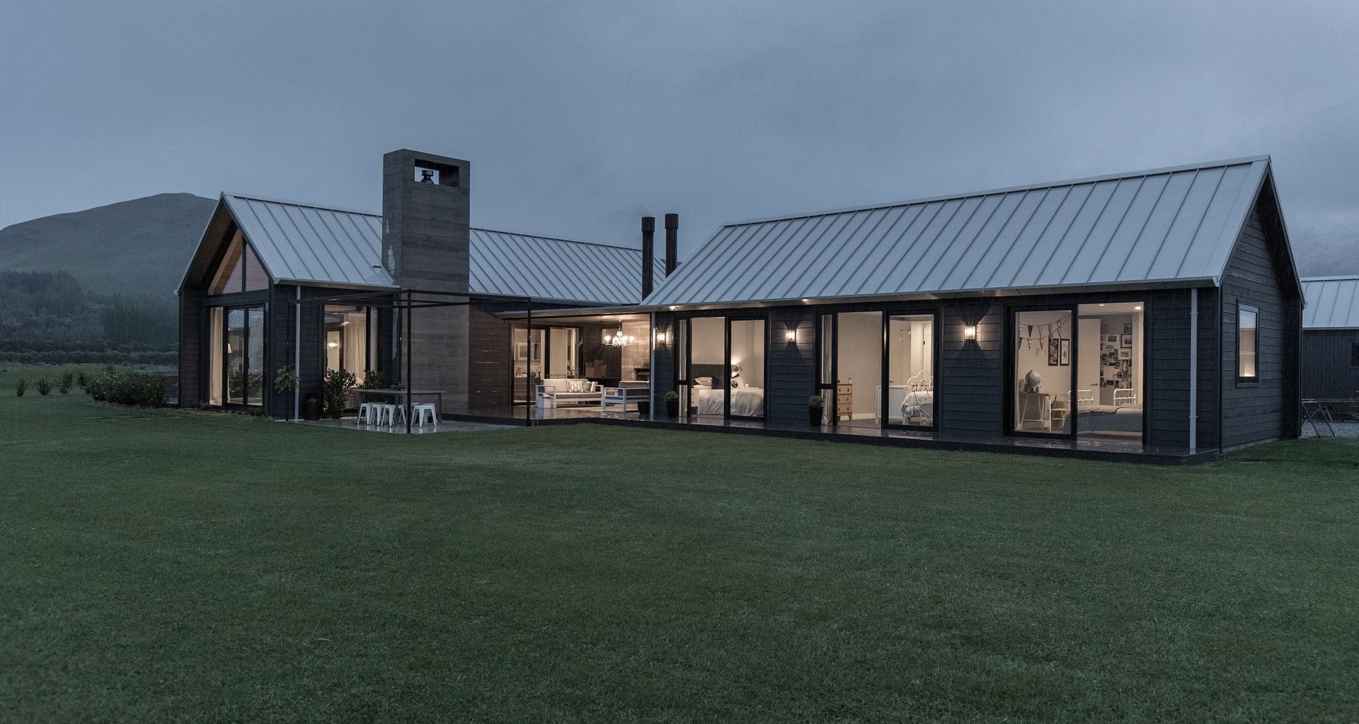 Stunning off-the-board concrete features in Queenstown home banner