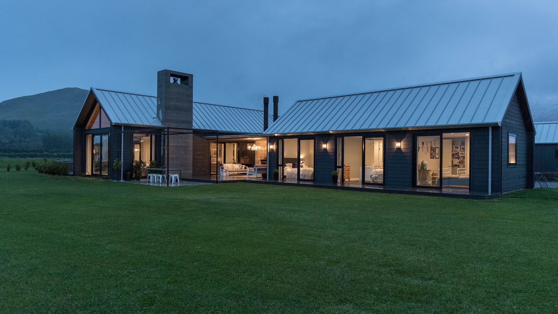 Stunning off-the-board concrete features in Queenstown home banner