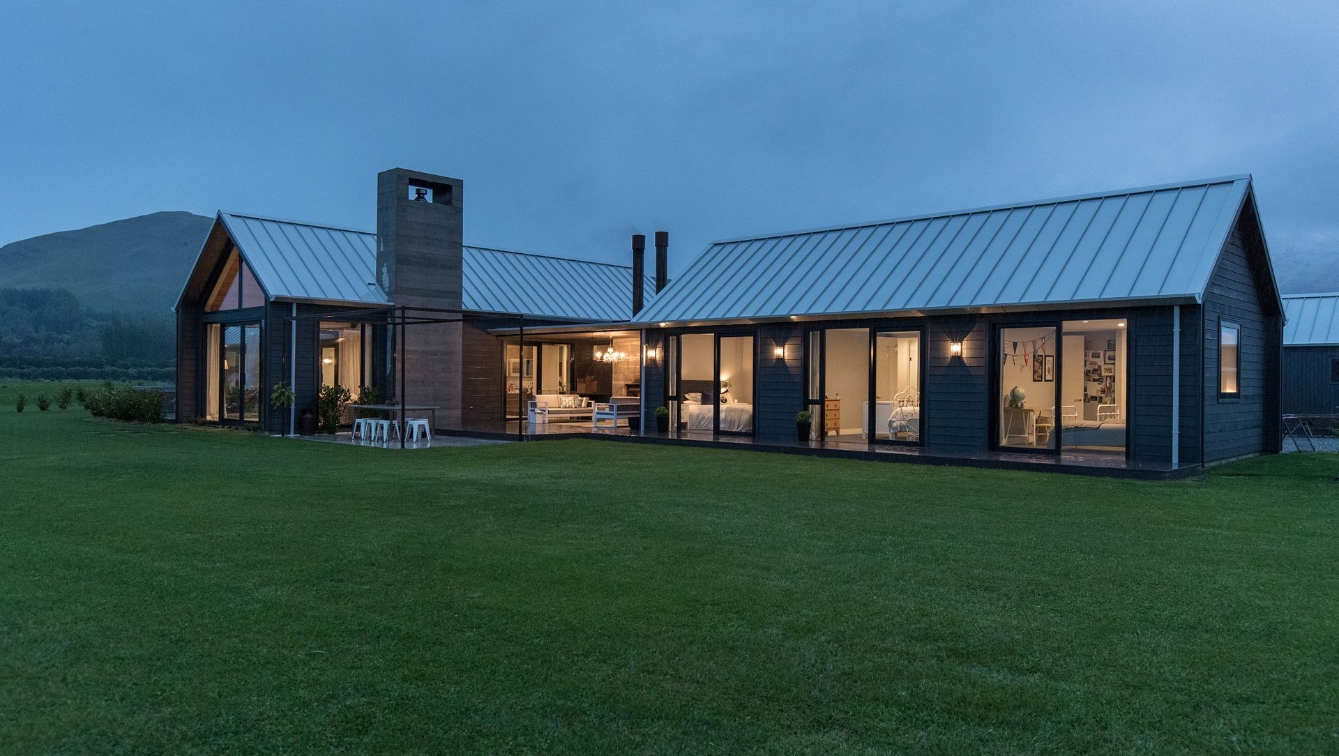 Stunning off-the-board concrete features in Queenstown home banner