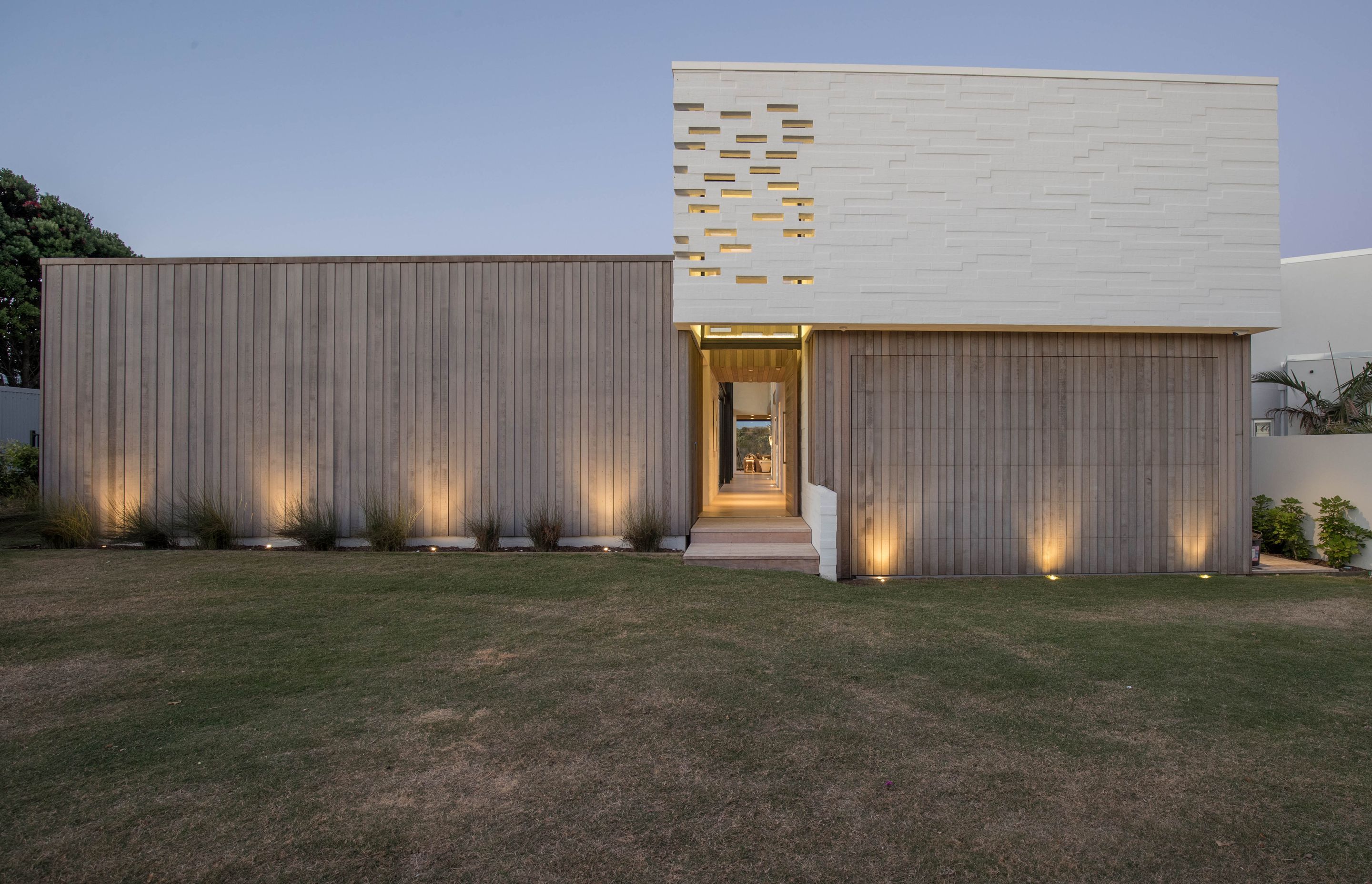 Firth Masonry for a contemporary, enduring and versatile beachhouse