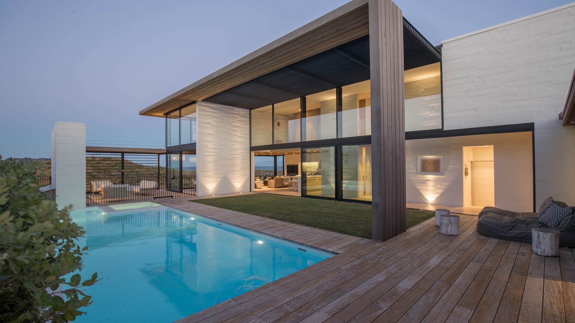 Firth Masonry for a contemporary, enduring and versatile beachhouse banner