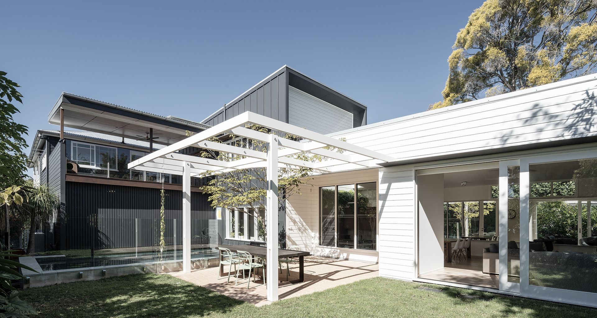 Red Hill Residence banner