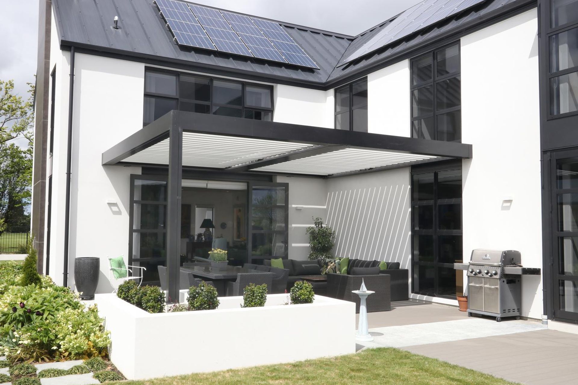 Mid-Canterbury Parkside Luxury