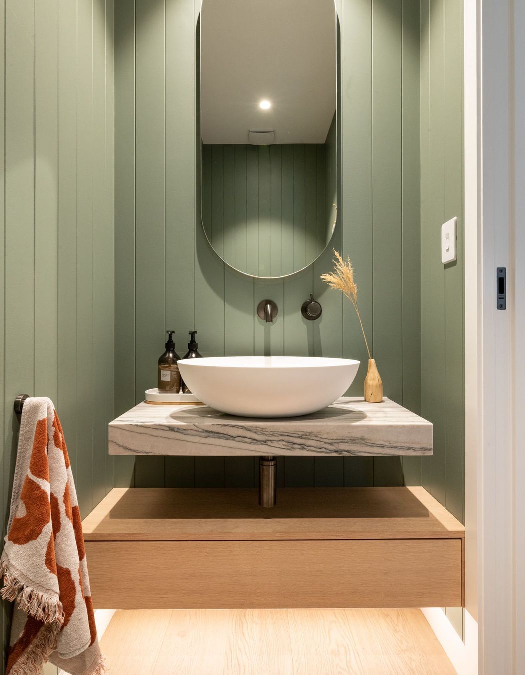 TGA - Modern Screens