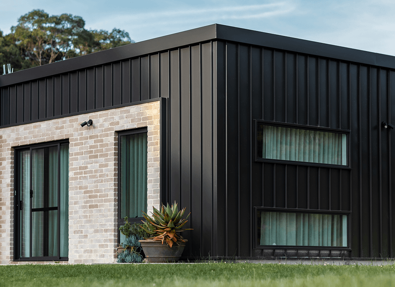 MAC Nail Strip - Albany Residence