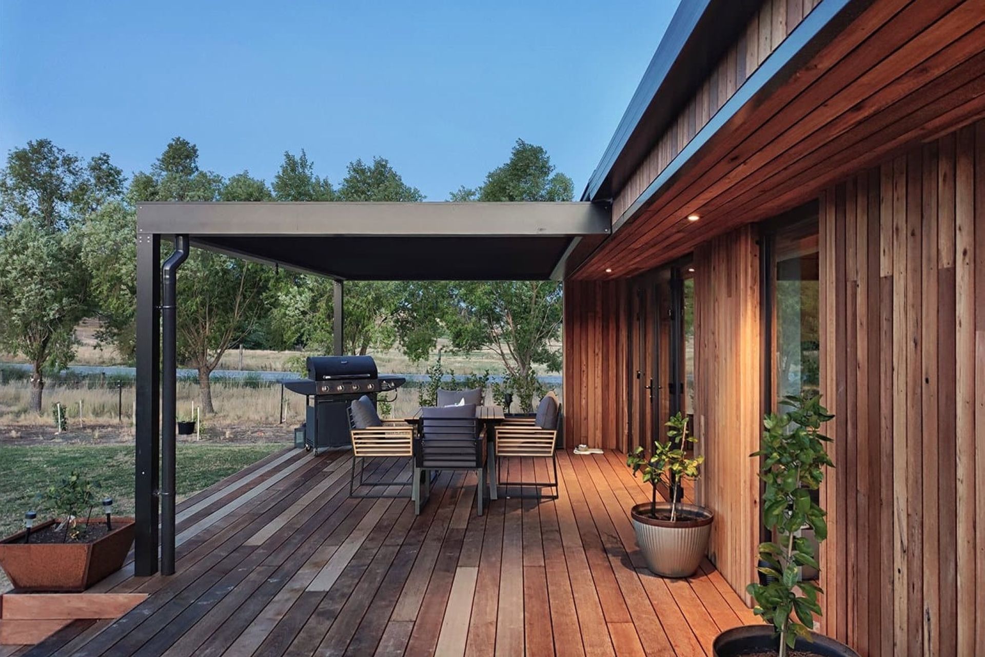 Arbol-Pohutukawa-Cottage-April-2024-3-1.jpg