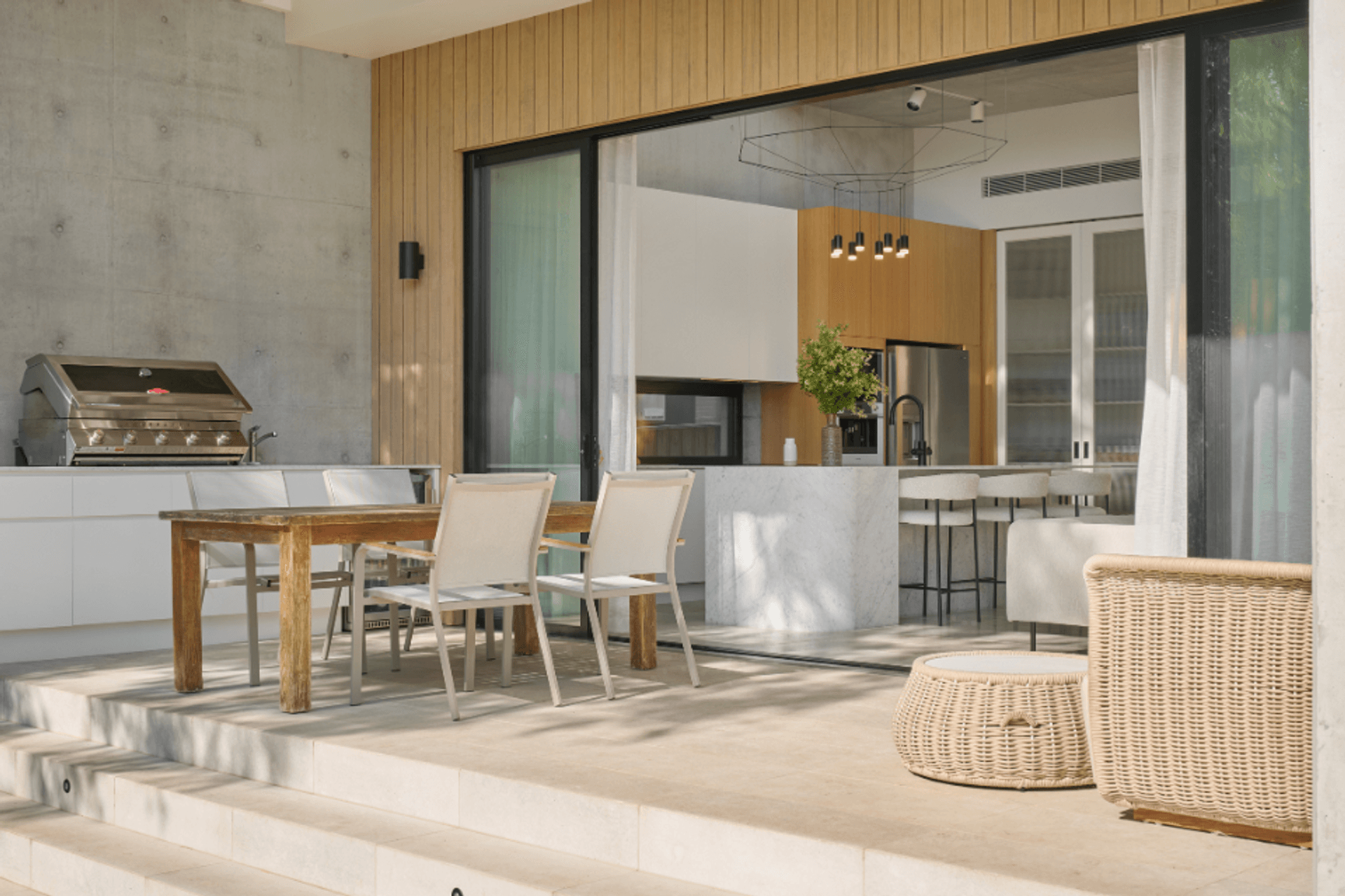 Luna Chiaro Limestone | SSD Studio | Cumberland Building | M2 Carpentry | Harrison's Landscaping