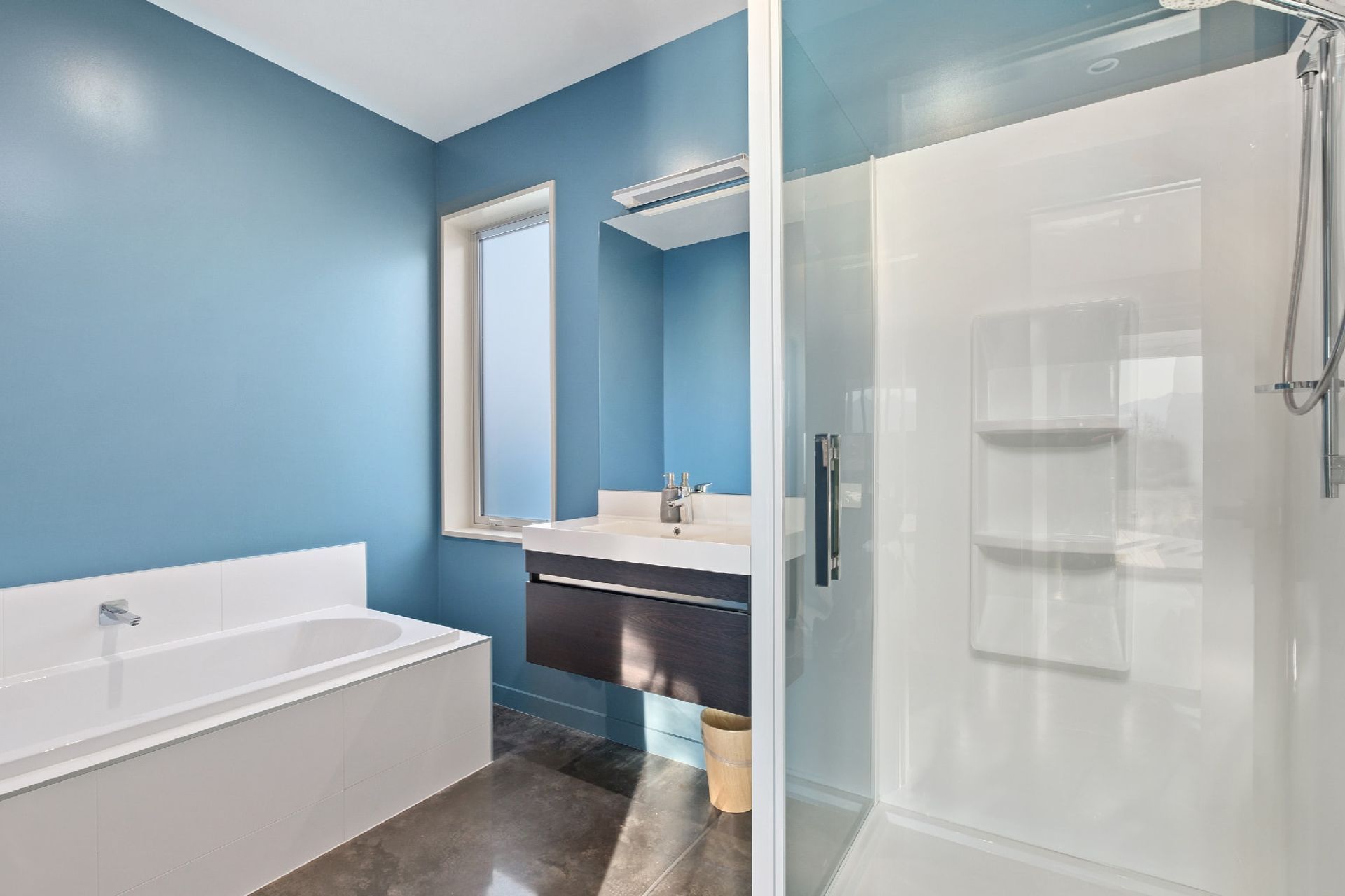 Sapphire Spring Rise