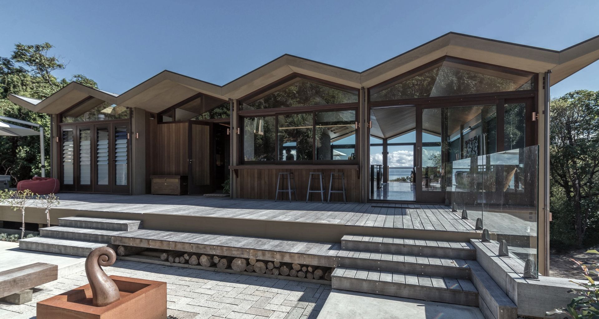 Design Pinnacle, Whakamoenga Point banner