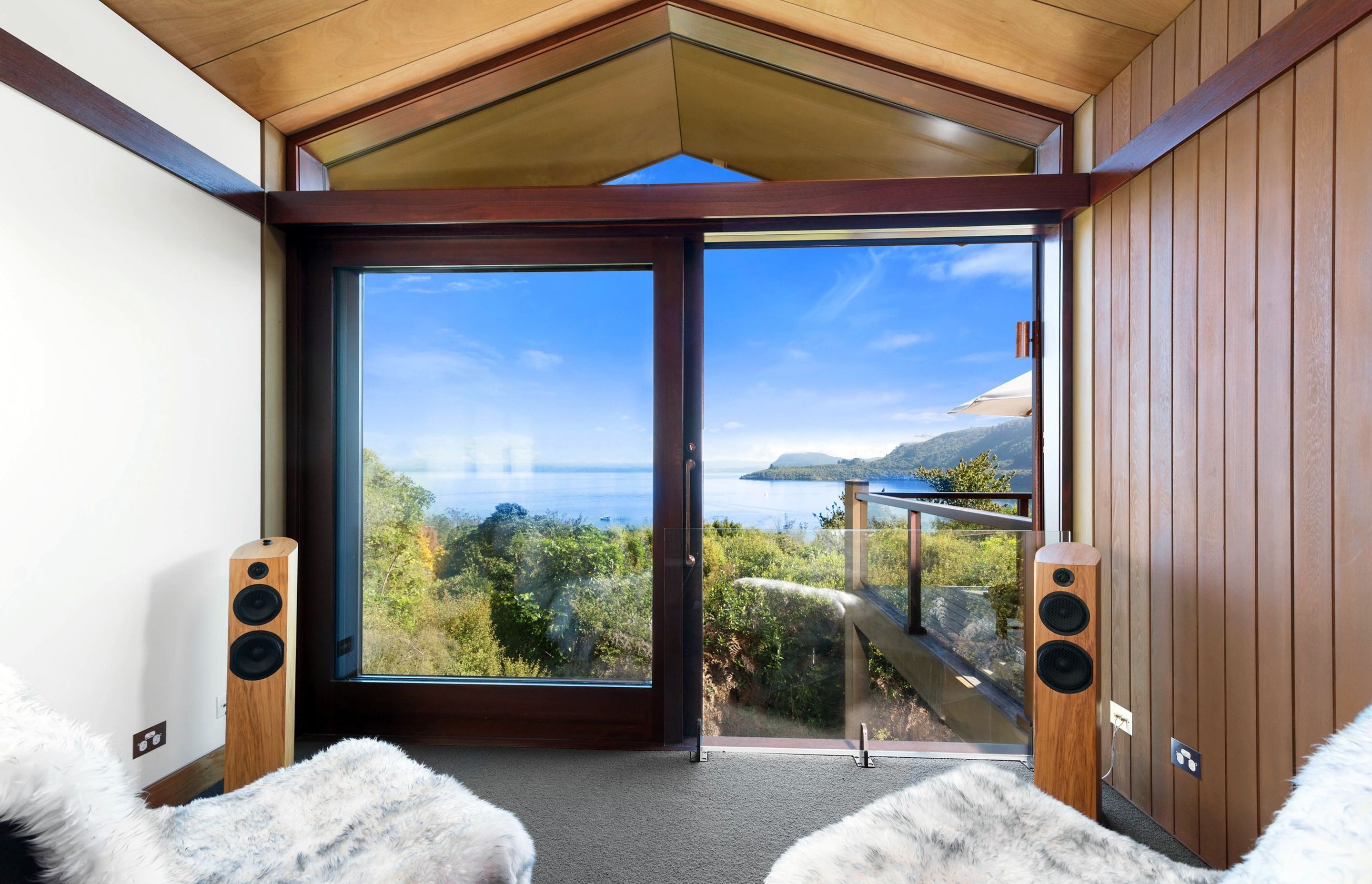 Design Pinnacle, Whakamoenga Point