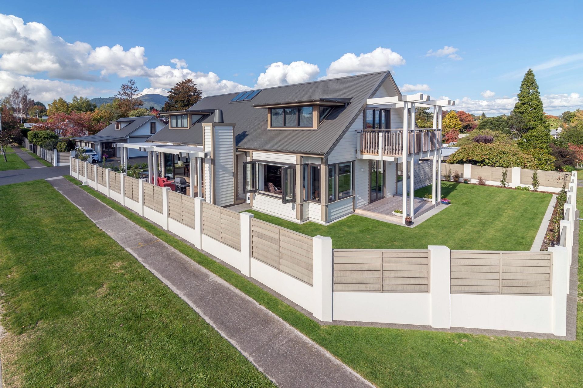 Hosking Home & Boatshed, Bird Area