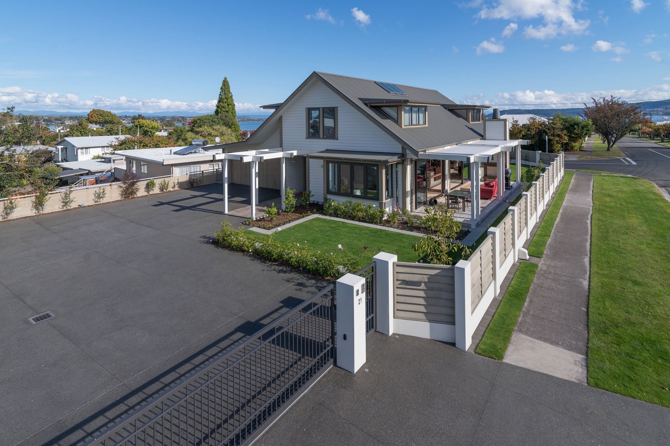 Hosking Home & Boatshed, Bird Area