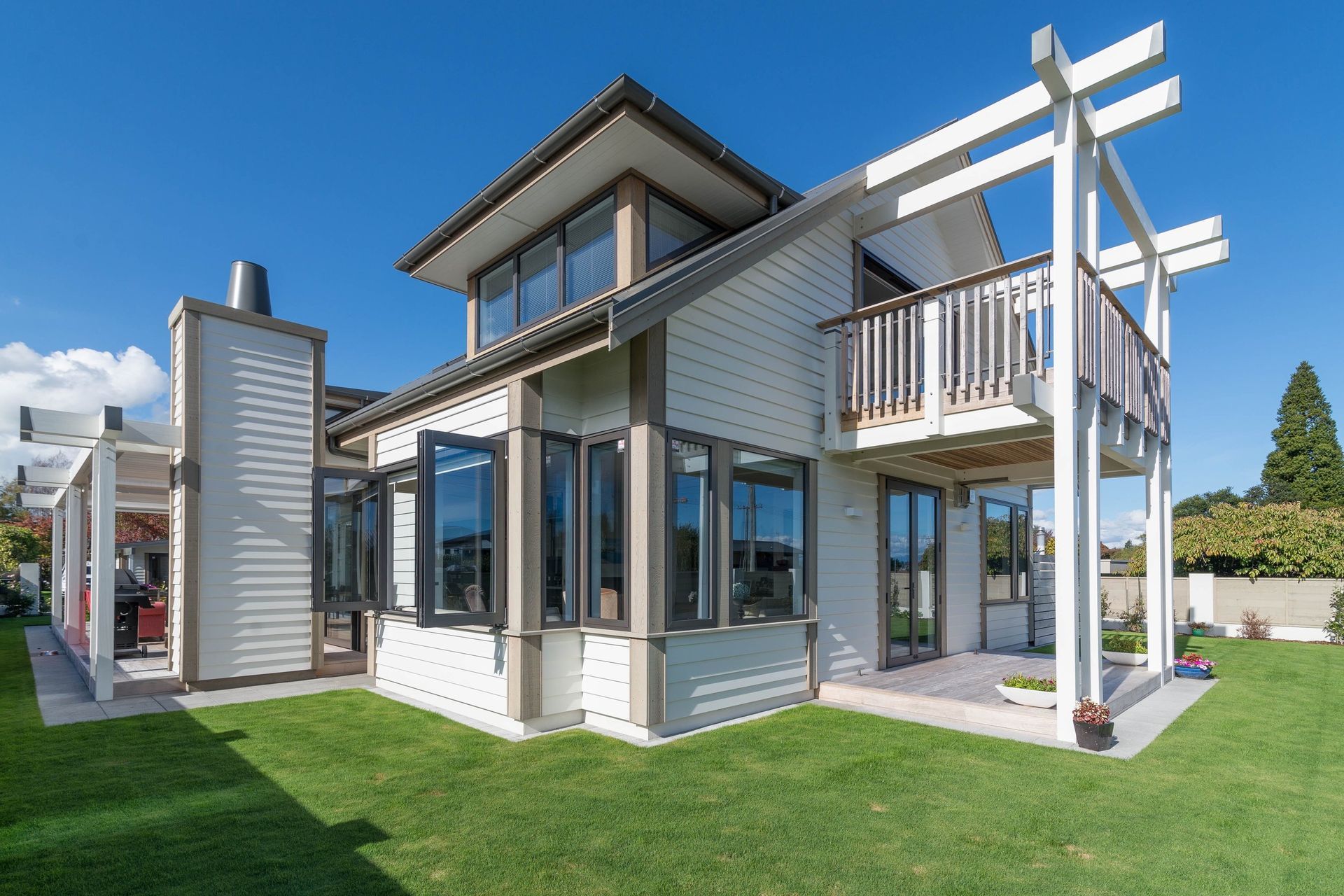 Hosking Home & Boatshed, Bird Area