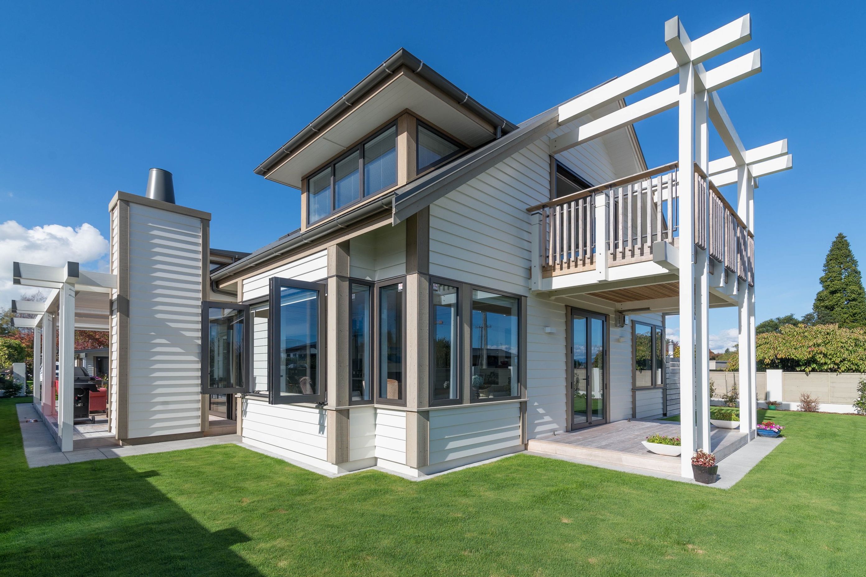 Hosking Home & Boatshed, Bird Area