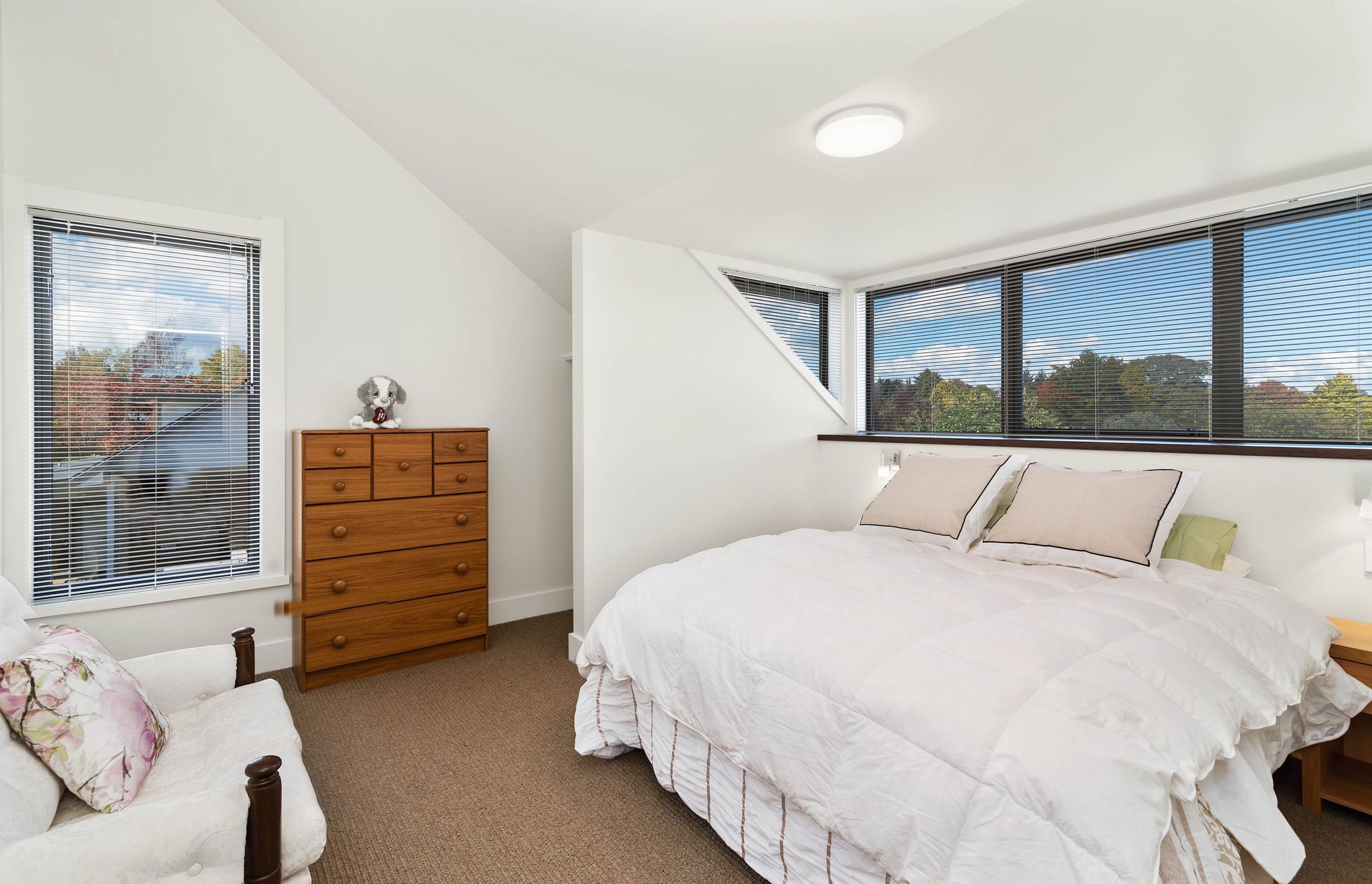 Hosking Home & Boatshed, Bird Area