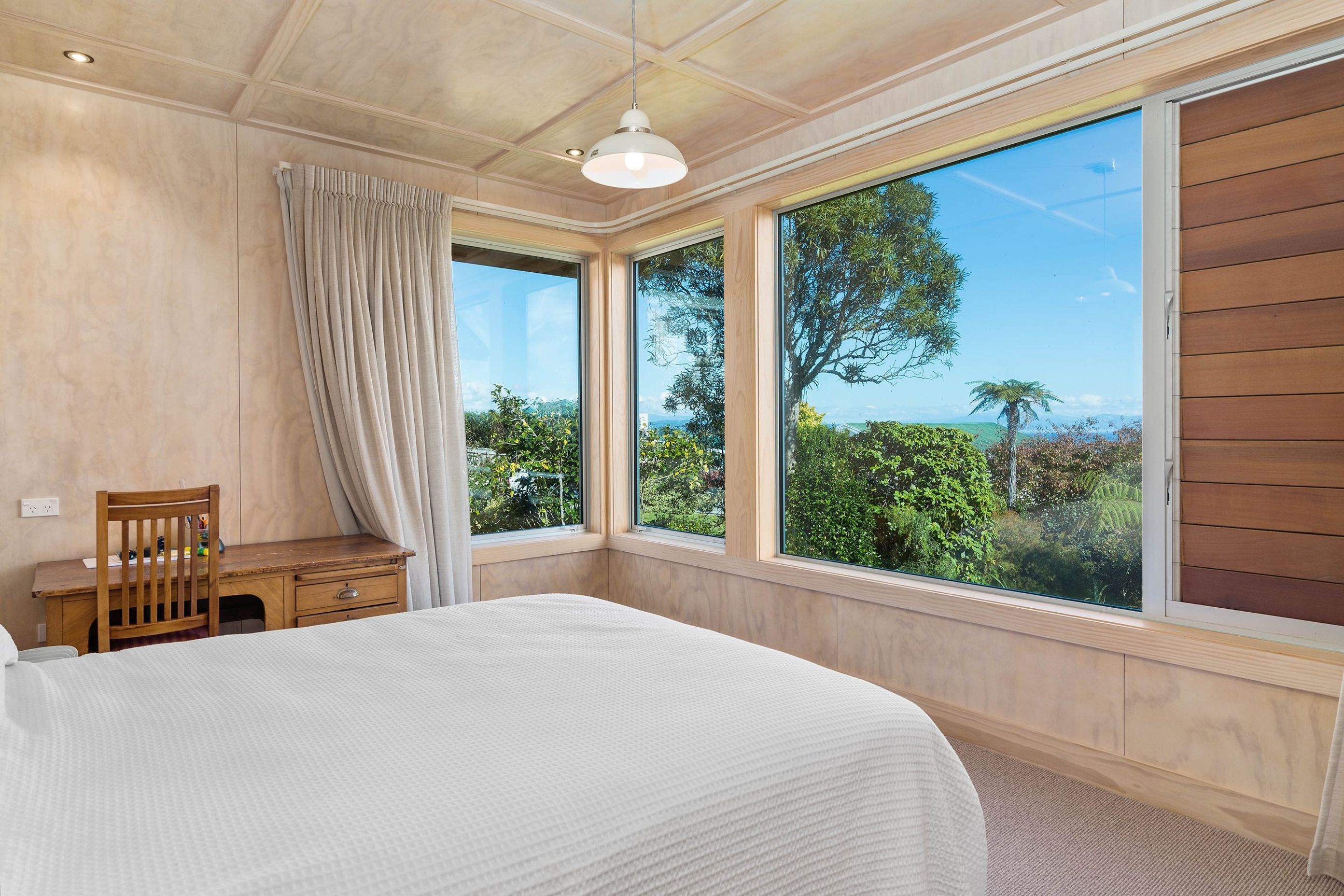 Hursthouse, Hilltop