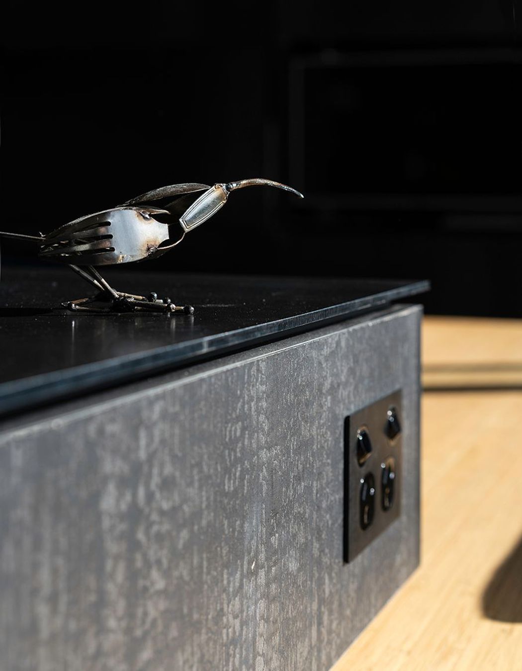 Steel bench top with Sibu panel