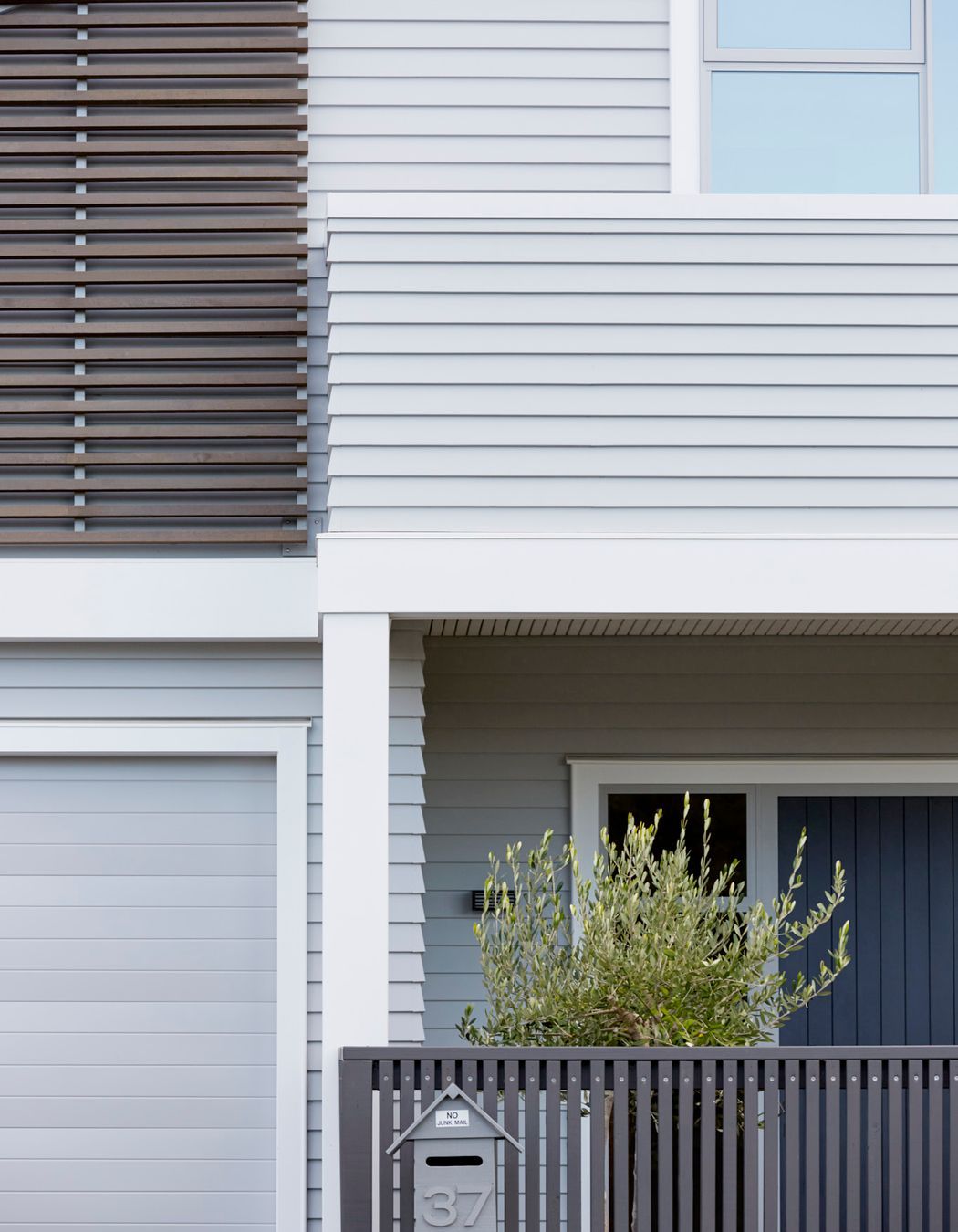 Honouring the Avenues