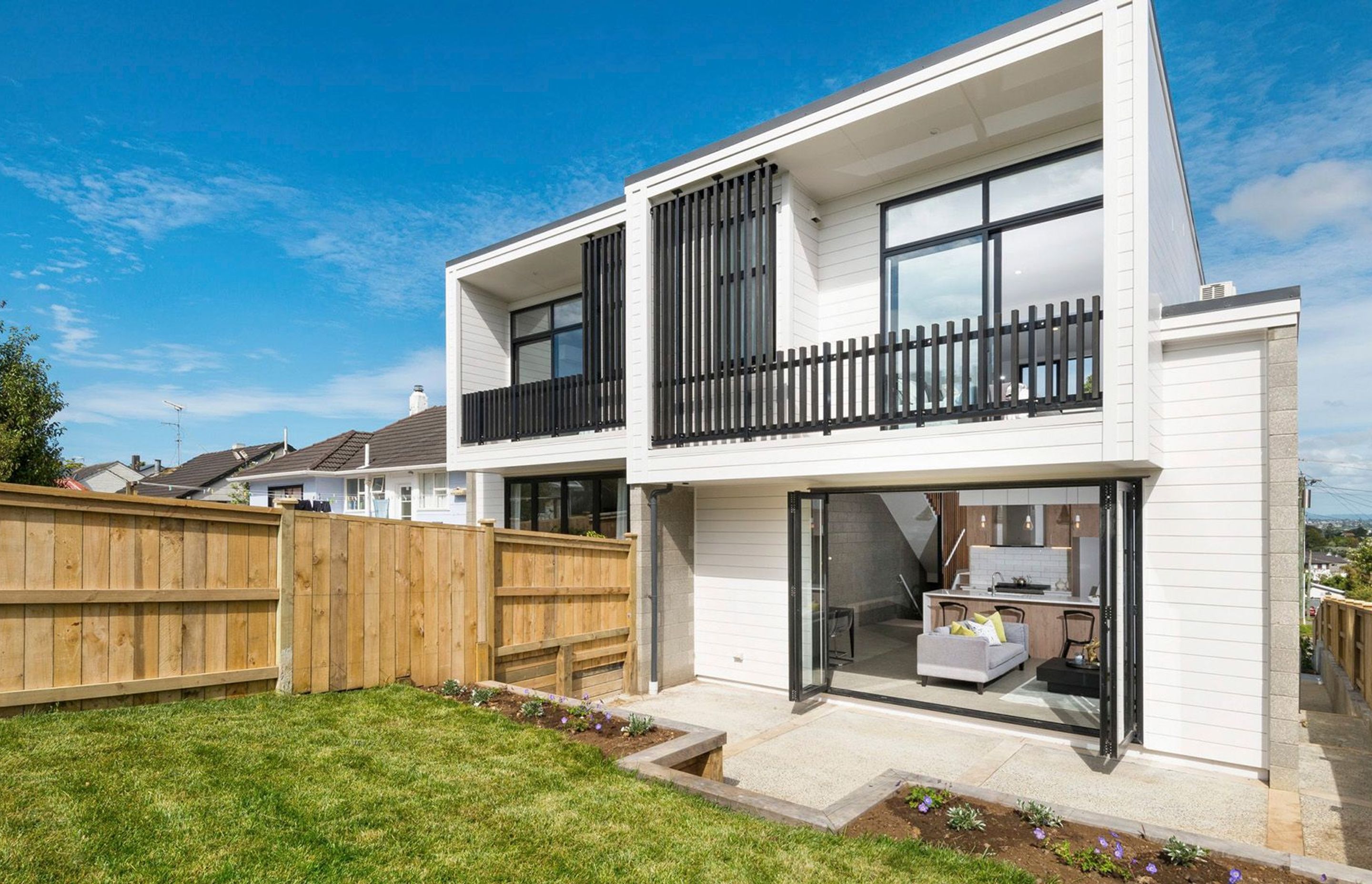 Castledine Crescent, Glen Innes