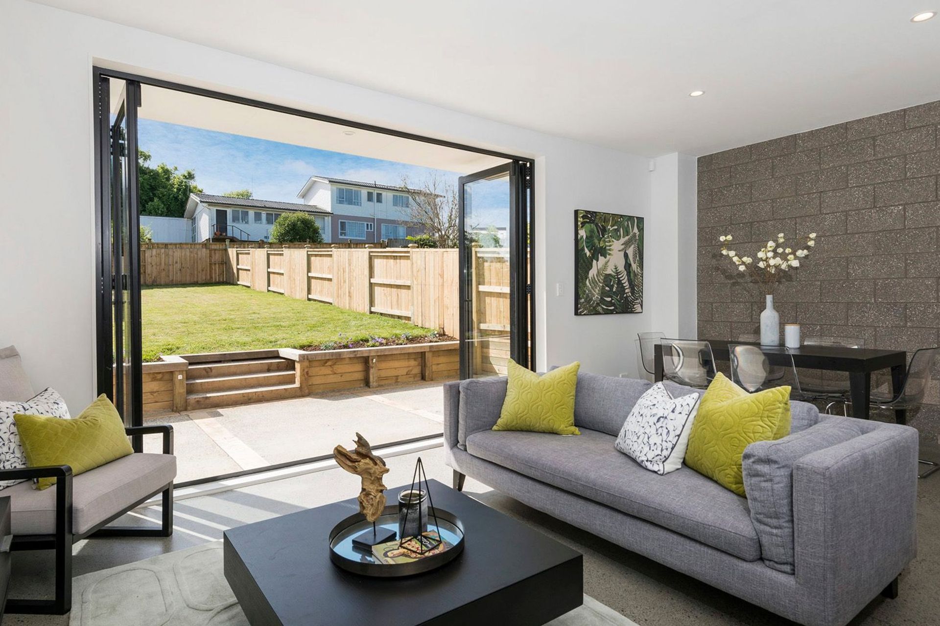 Castledine Crescent, Glen Innes