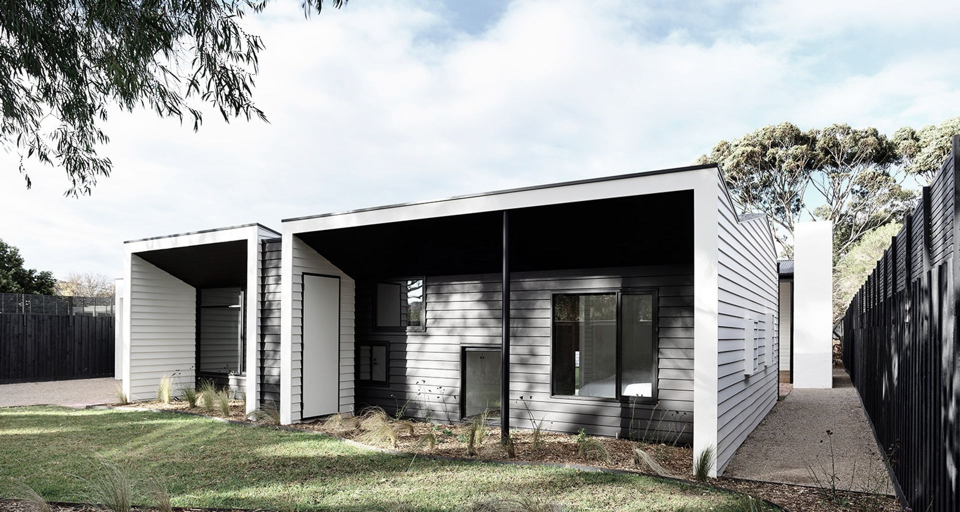 Courtyard Cottage, Flinders banner