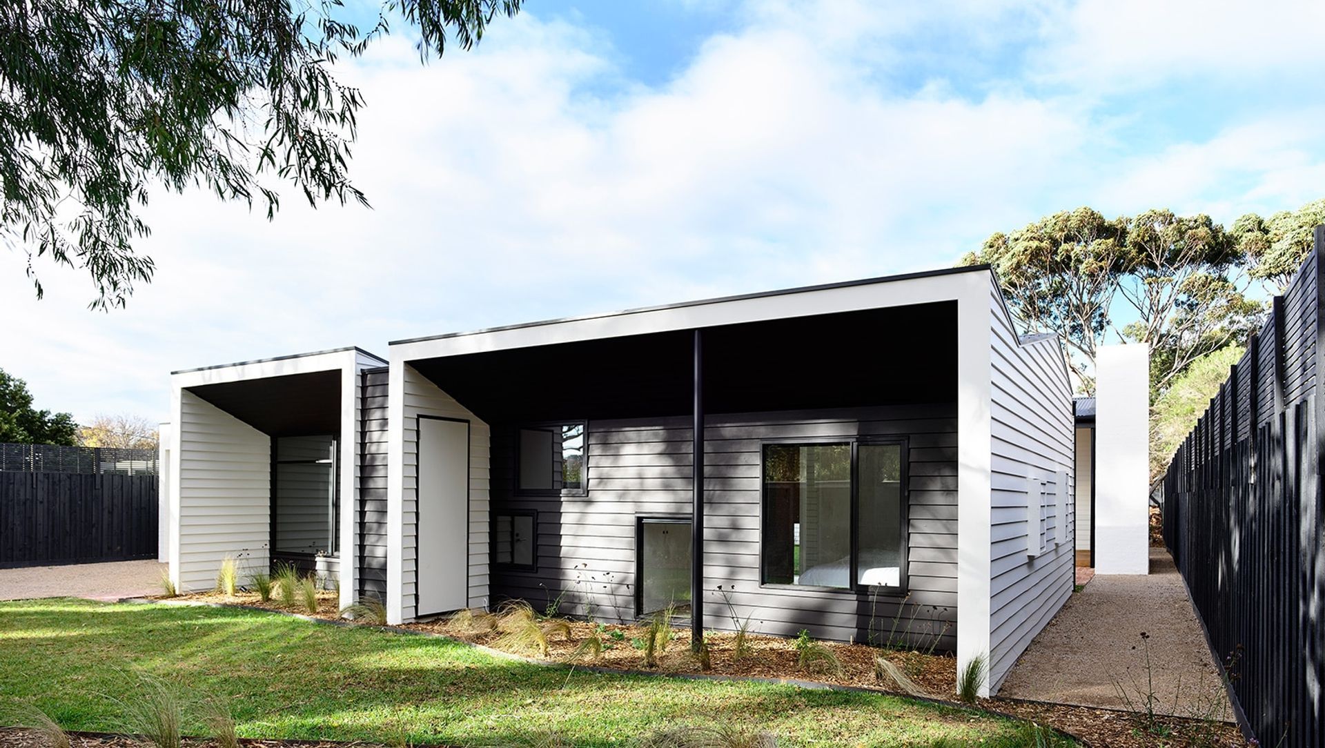 Courtyard Cottage, Flinders banner