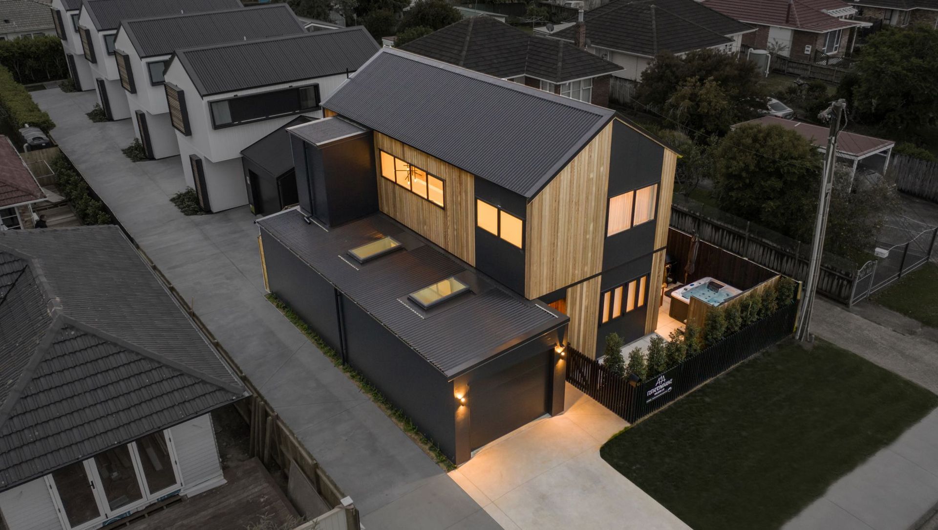 Peninsula Modern Luxe banner