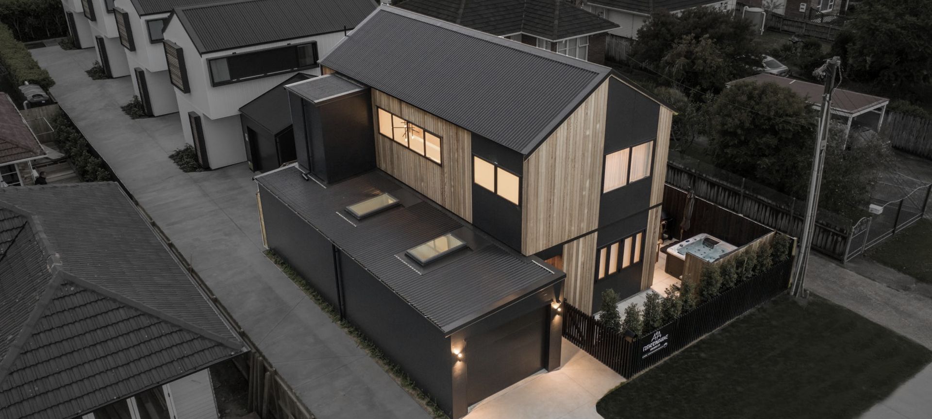 Peninsula Modern Luxe banner