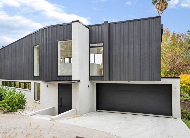 Castor Bay Residence