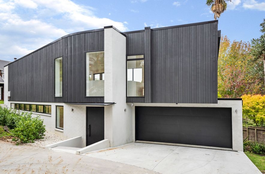 Castor Bay Residence