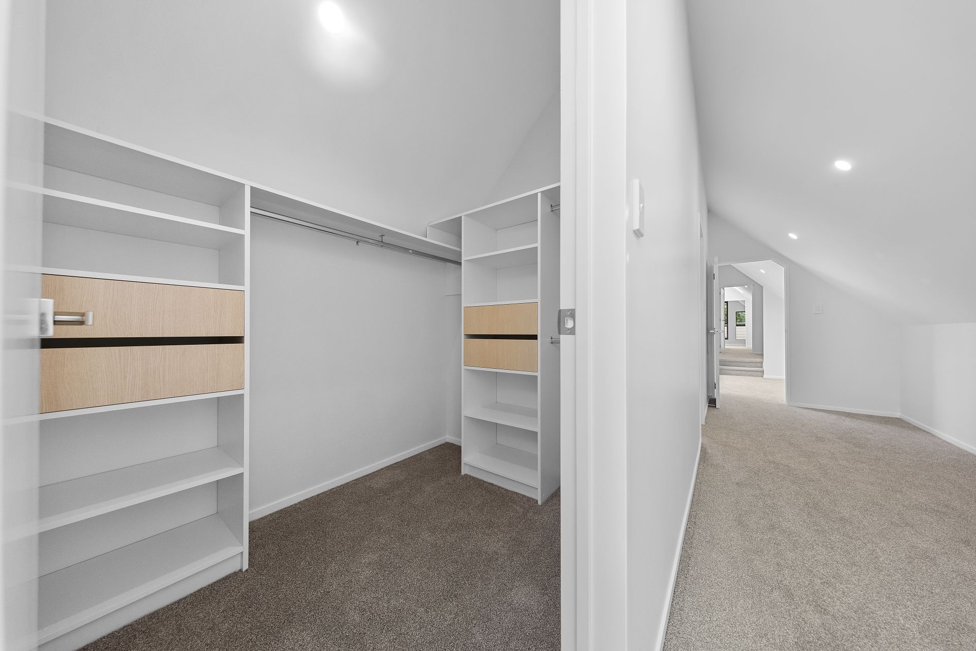 Mount Wellington - 2-storey Family Home