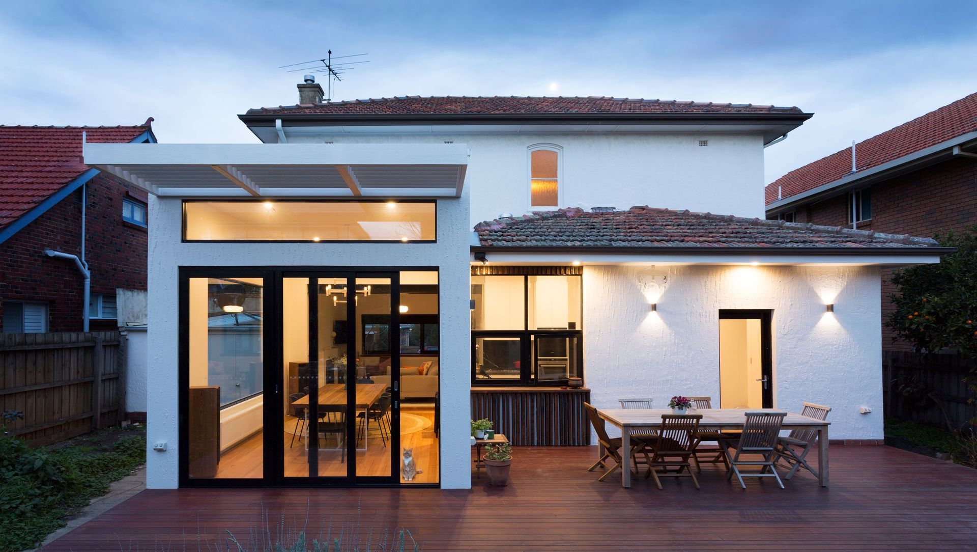Deco House banner