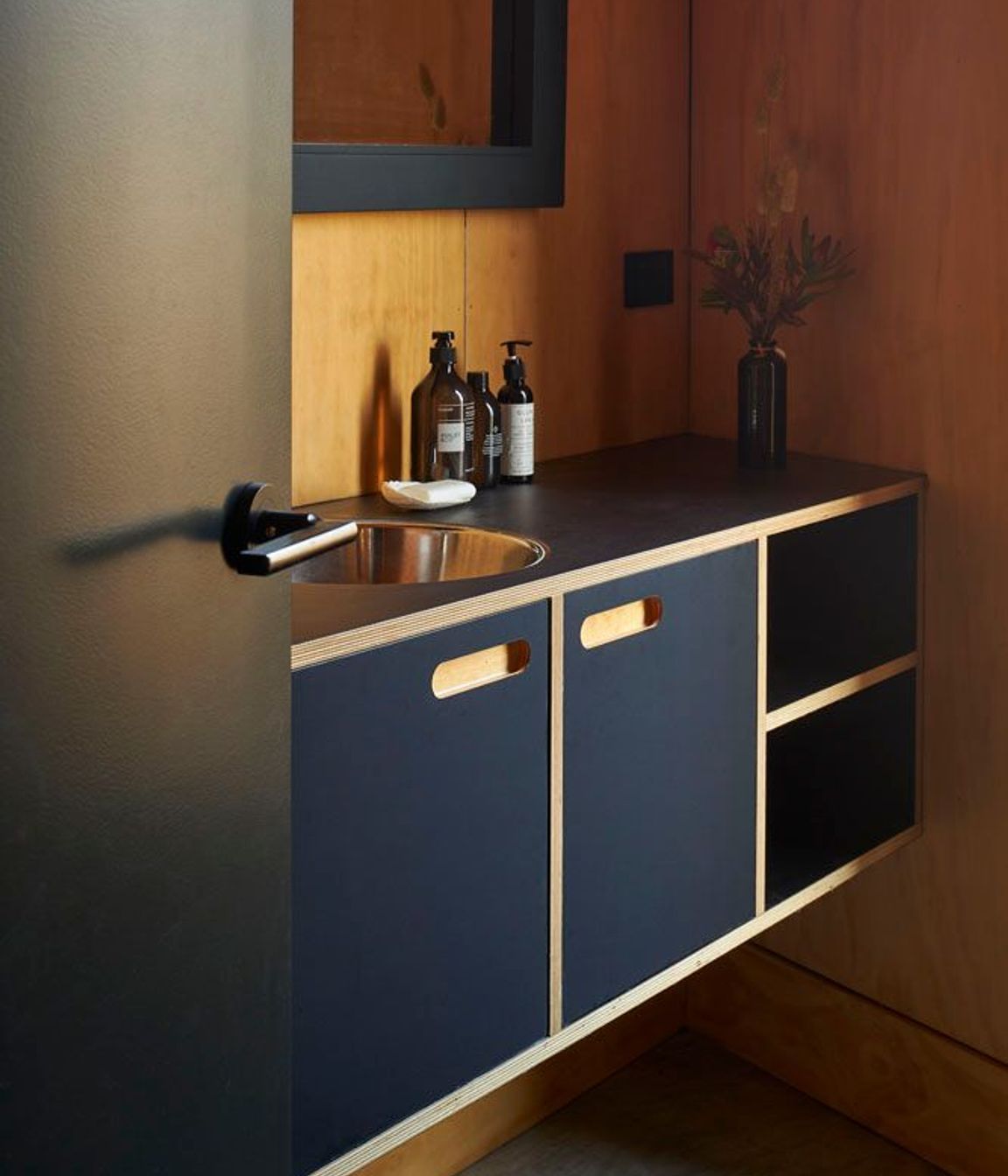 Bowentown Bach_Bathroom