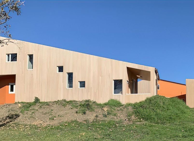 Energy-Efficient Island Style Living