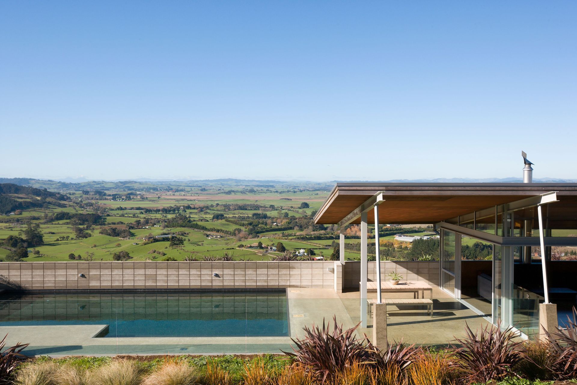 Foothills-House-with-Waikato-horizon.jpg