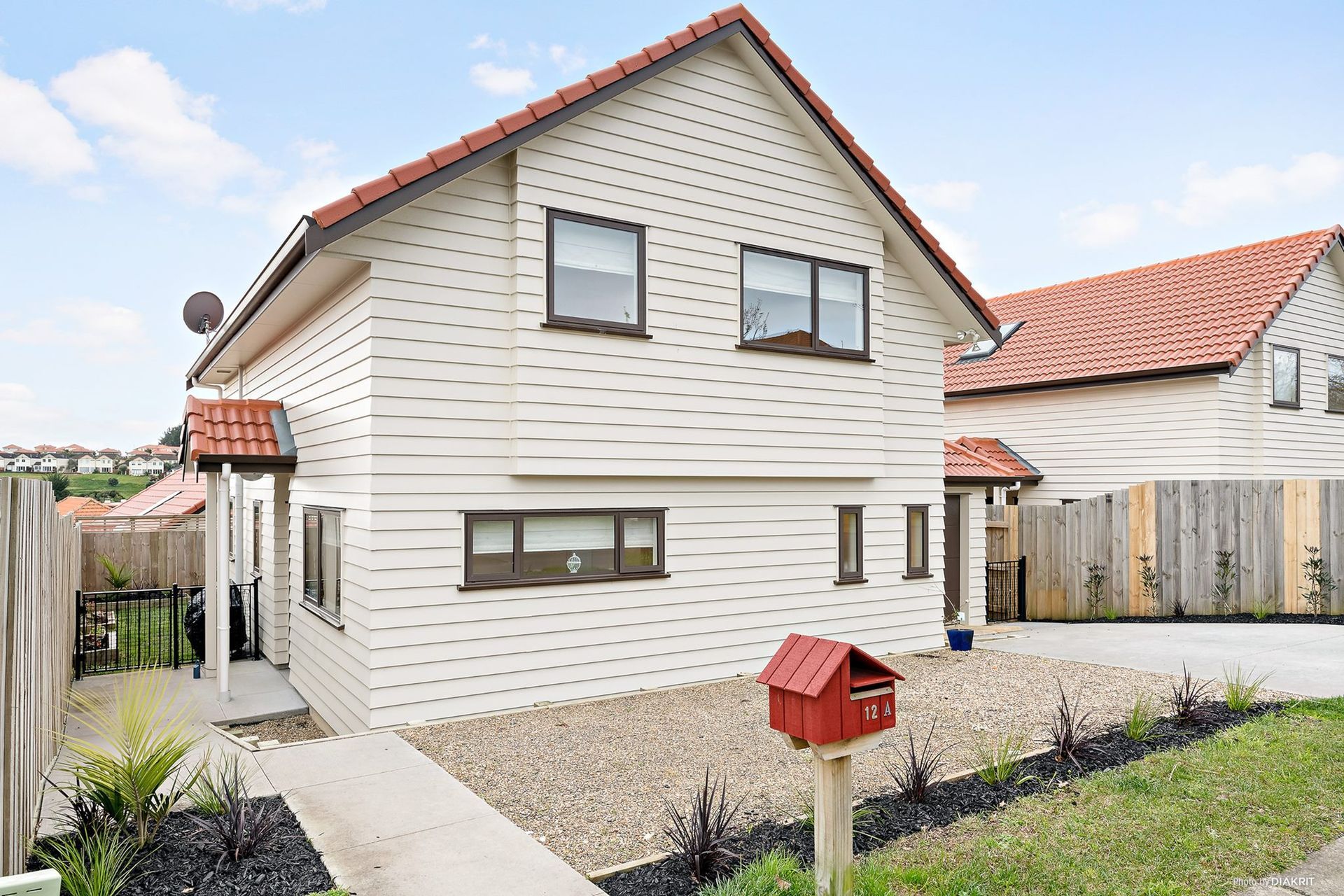 New Family Home - Large family home, 4 Bedrooms, 3 Bathrooms with Rooftop views