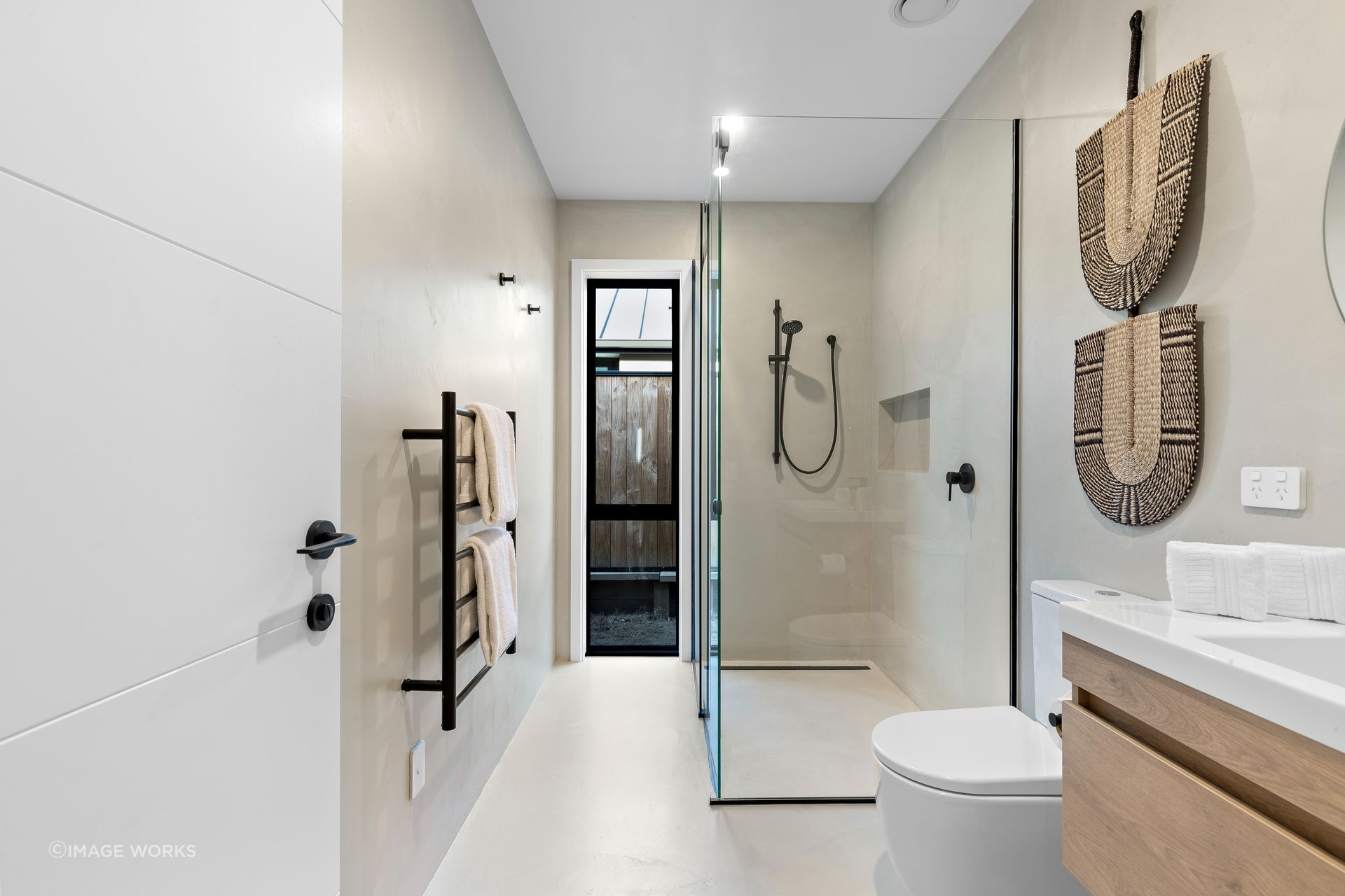 HOY-CO-Bathroom-.jpg