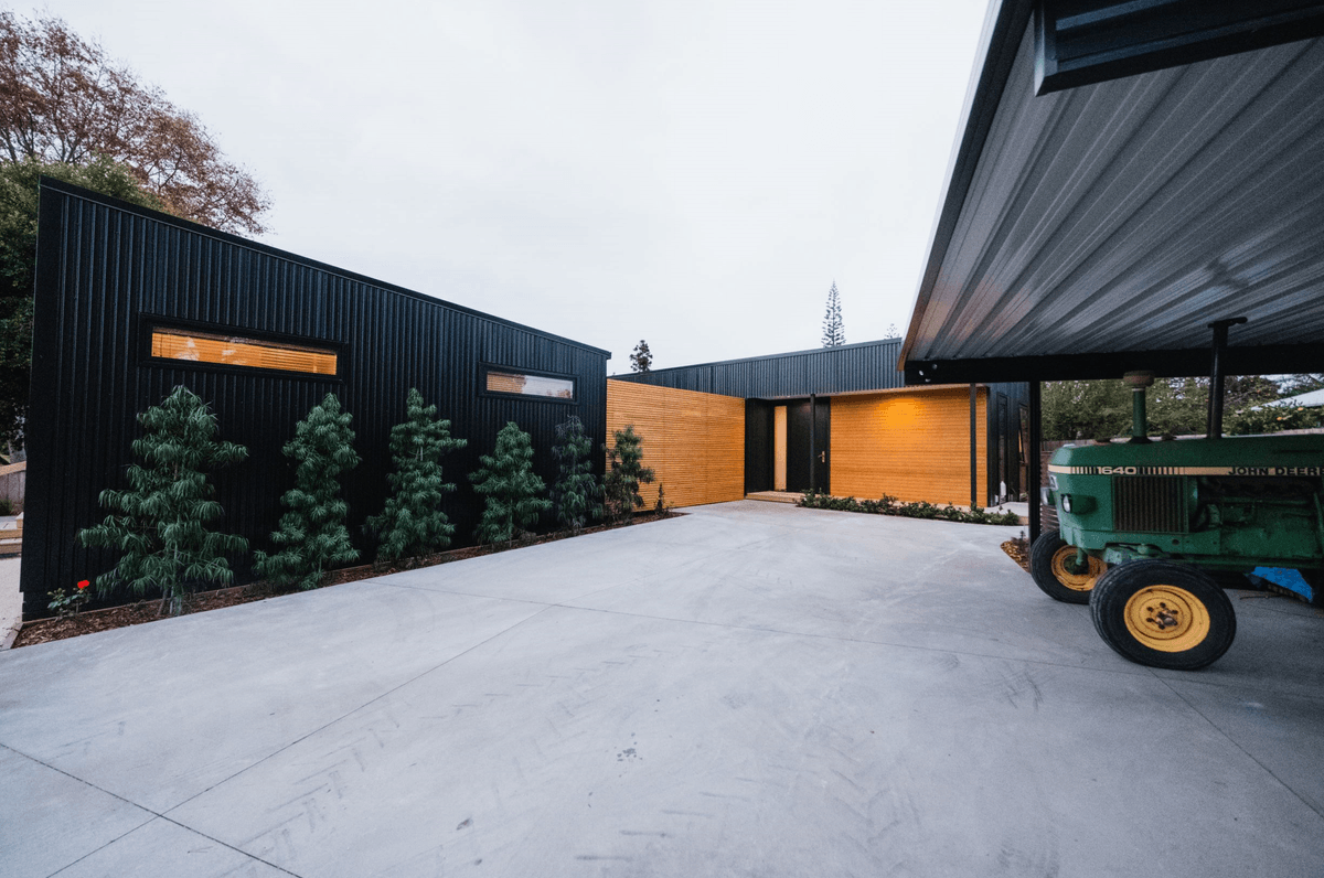 House & Minor