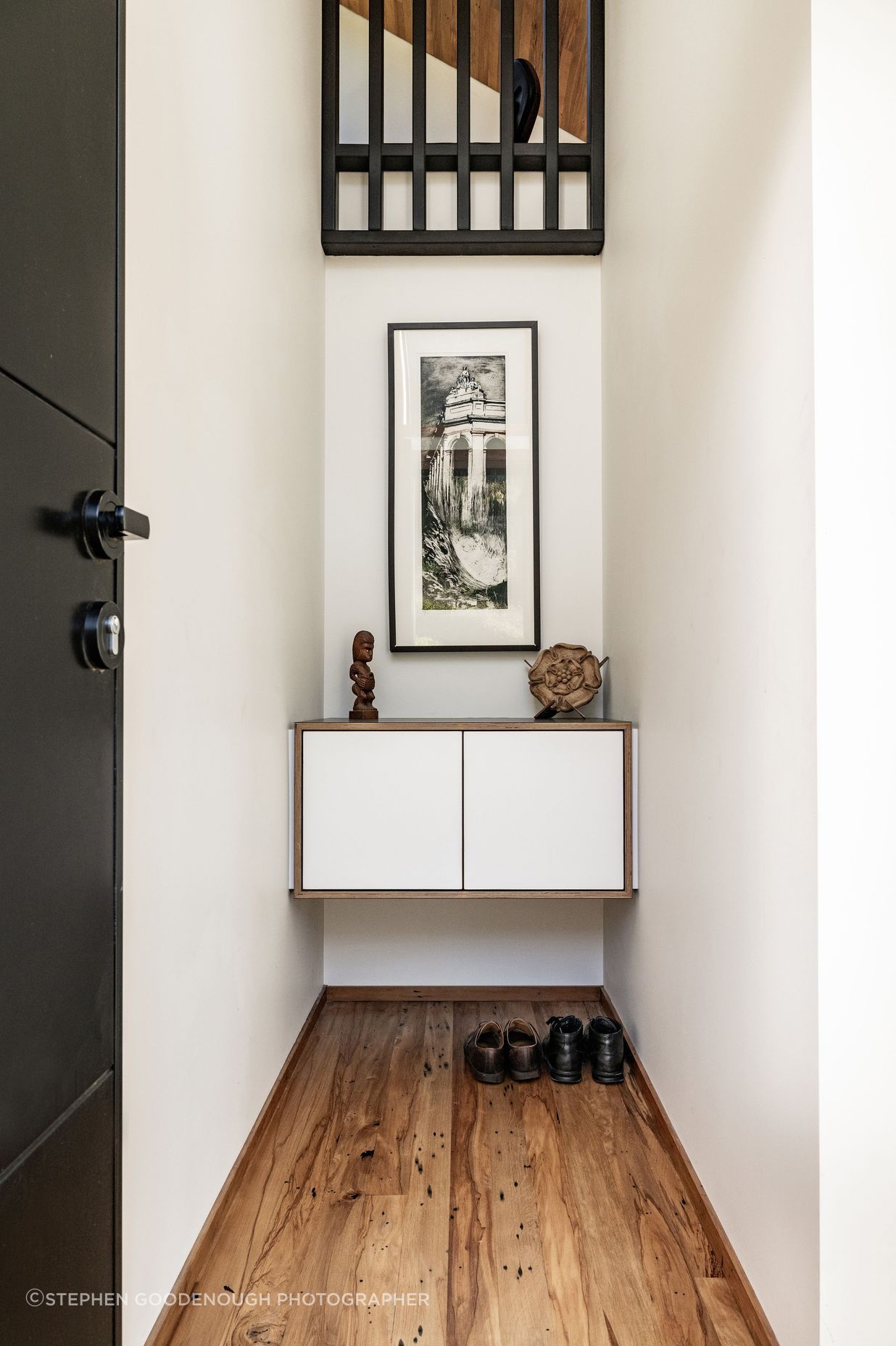 Harbour-View-Cabin-Entry-Stephen-Goodenough.jpg