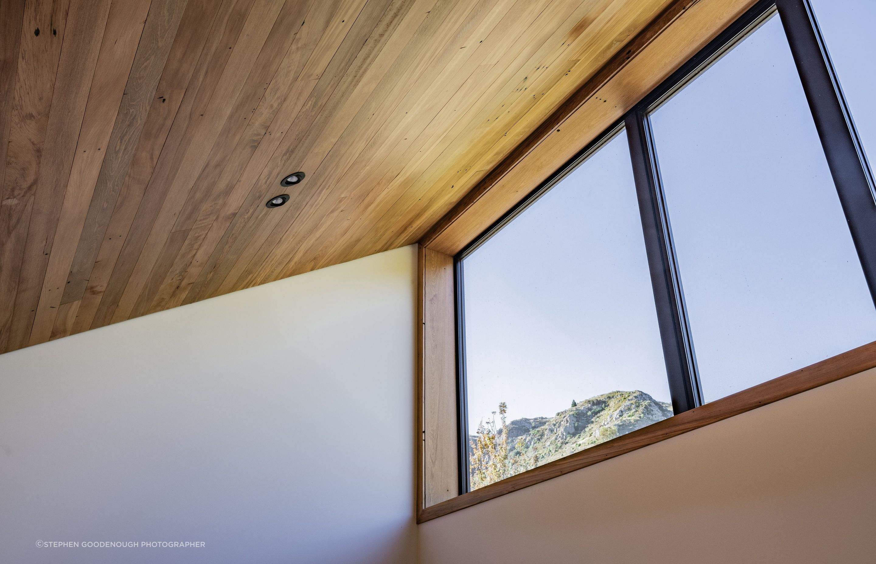 Harbour-View-Cabin-Rear-High-Level-Window-Stephen-Goodenough.jpg