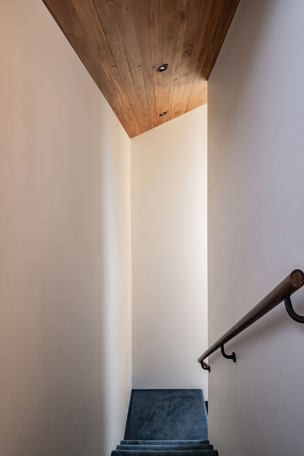 Harbour-View-Cabin-Stair-Stephen-Goodenough.jpg