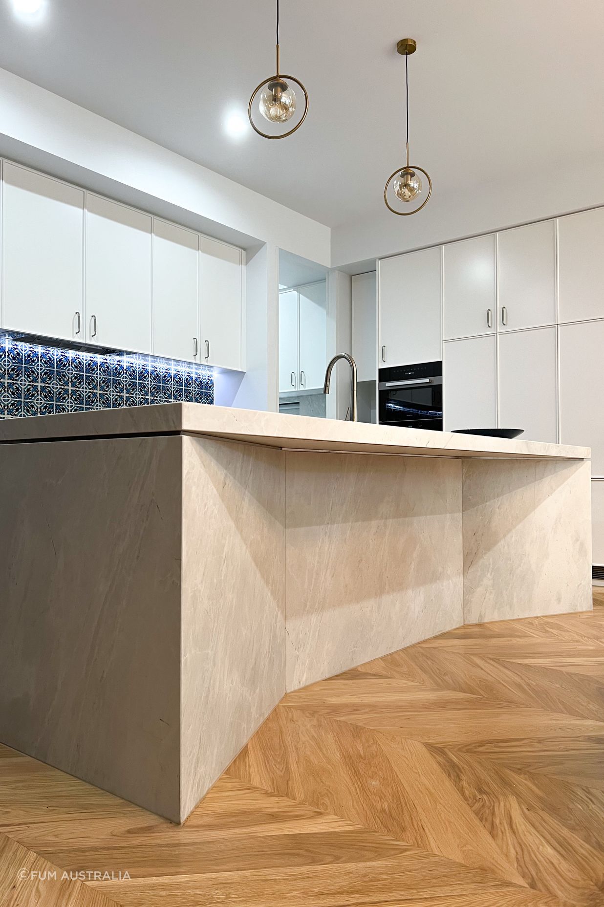 Hyper-White-KitchenBalwyn-Property.JPG